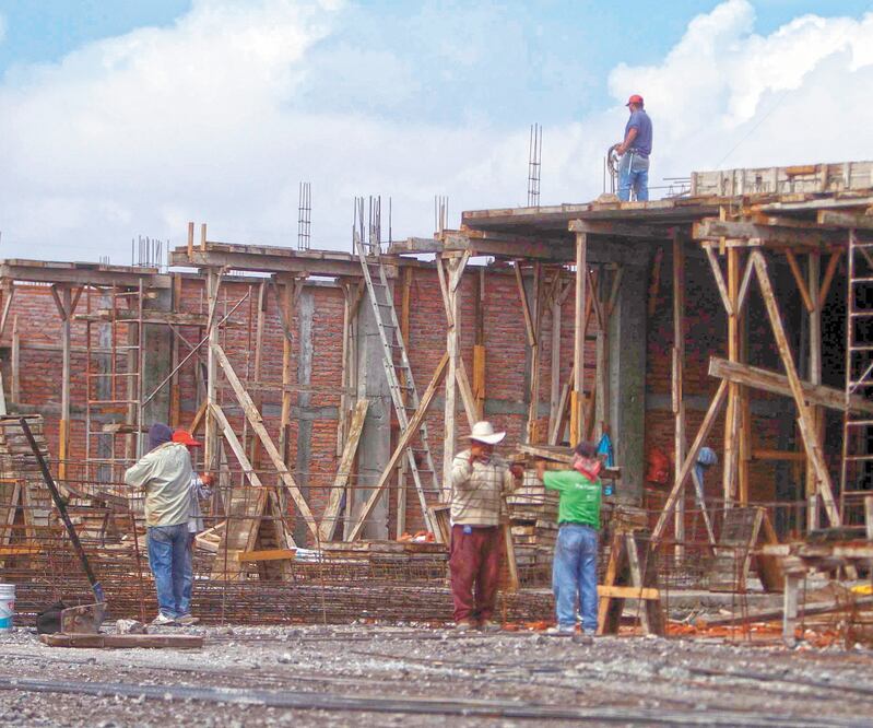 El CEESP propuso remover los obstáculos y la tramitología que frenan la inversión privada en infraestructura. Foto/ARCHIVO EL UNIVERSAL