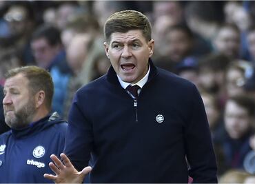 Aston Villa despide a Steven Gerrard tras perder ante Fulham