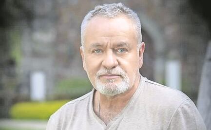 Desde casa, Güero Castro supervisa regreso de "Corona de lágrimas"