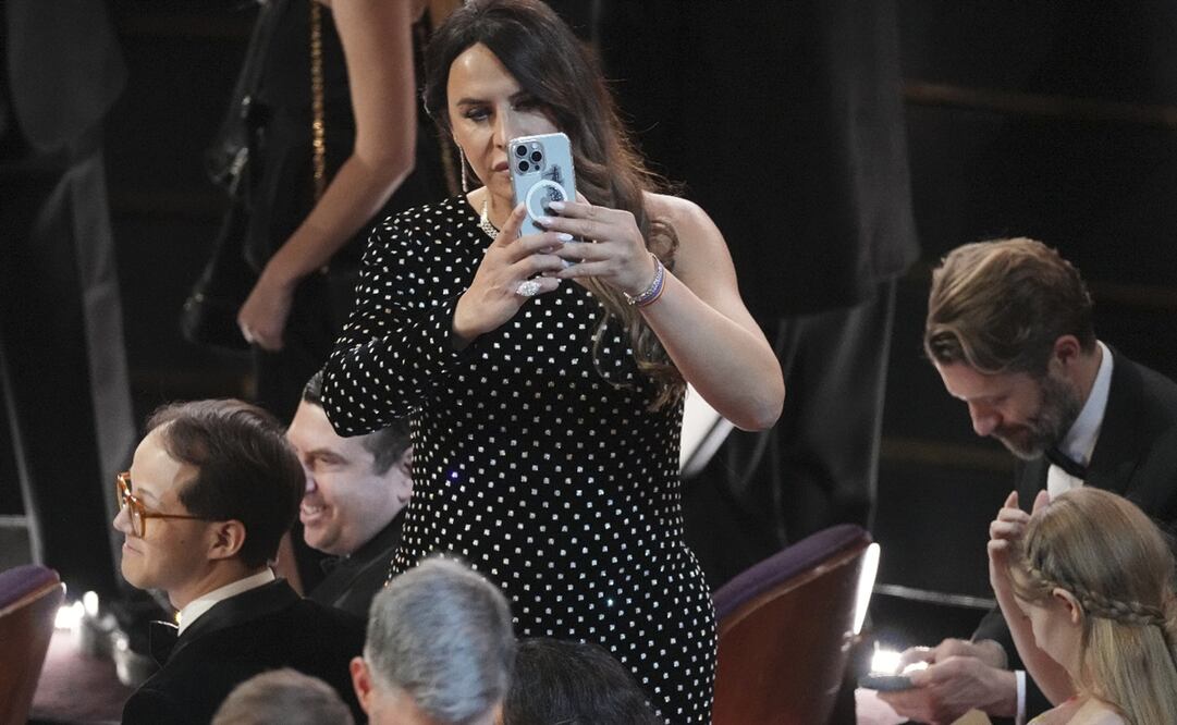 Karla Sofía Gascón durante los Oscar 2025. Foto: AP.