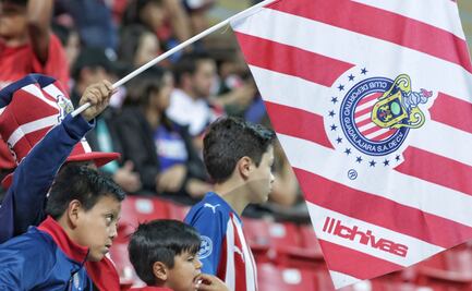 Chivas "excluye" a sus barras para el Clásico Nacional