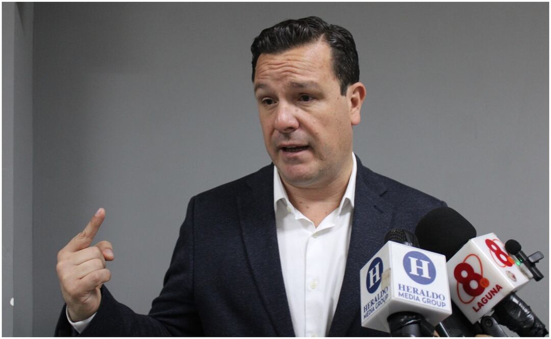 El secretario de Seguridad de Coahuila, Federico Fernández Montañez se registra para aspirar a ser titular de la Fiscalía estatal. Foto: Especial