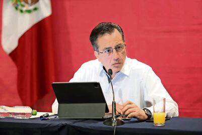 Cuitláhuac “se hace de la vista gorda” con acarreo de funcionarios