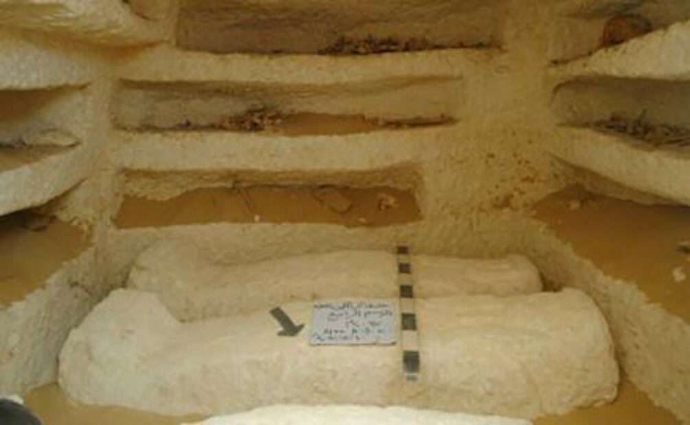 Hallan tumbas milenarias en el sur de Egipto