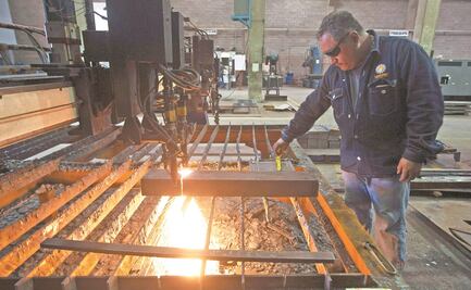 Industrias elevan creación de empleo en noviembre