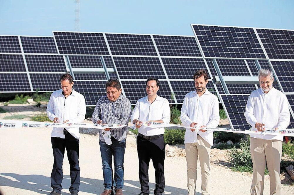 El gobernador Mauricio Vila Dosal destacó que los 18 megawatts de potencia de la planta contribuyen a cubrir la demanda de energía de todo el estado.