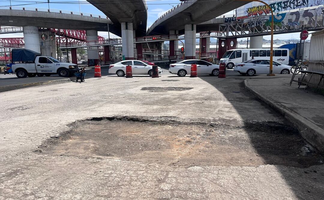 Cierran Avenida Central por labores de bacheo en Cuautitlán Izcalli y Tultitlán. Foto: Arturo Contreras