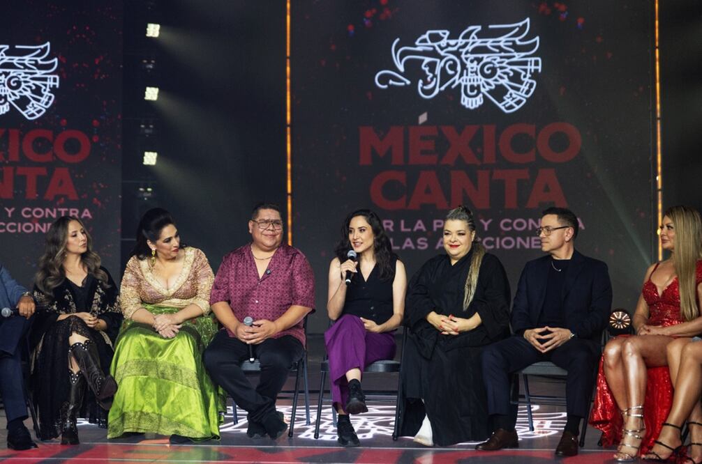 Encuentro con medios por el estudio de grabación de "México Canta por la paz y contra las adicciones", encabezado por la secretaria de cultura, Claudia Curiel de Icaza.
Foto Hugo Salvador / EL UNIVERSAL