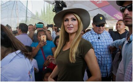 Paris Hilton imparte clases de estilo en su visita a México