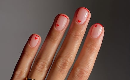 Ideas de uñas minimalistas para celebrar San Valentín en 2025