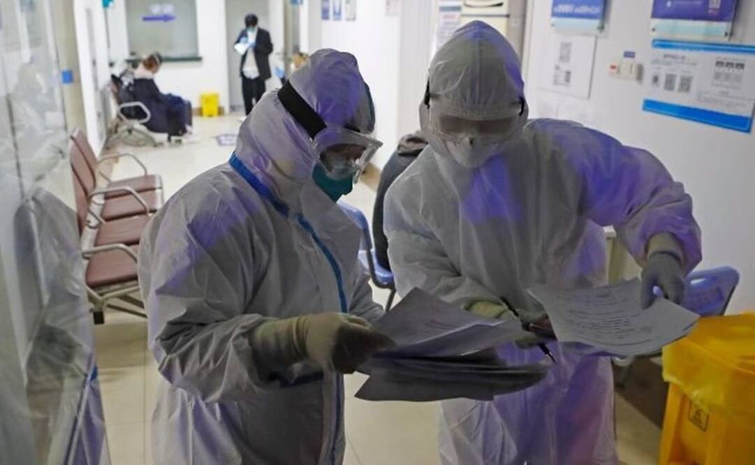 Expertos y científicos de todo el mundo están estudiando a contrarreloj las implicaciones del covid-19 (Foto: Getty Images)