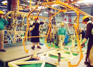 Caen producción y exportación automotriz en marzo