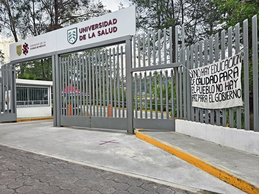 La Universidad de la Salud comenzó a operar en junio de 2020. Recientemente renunció la directora Lilia Elena Monroy Ramírez, luego de que los alumnos denunciaron irregularidades administrativas. Foto de Jorge Medellín