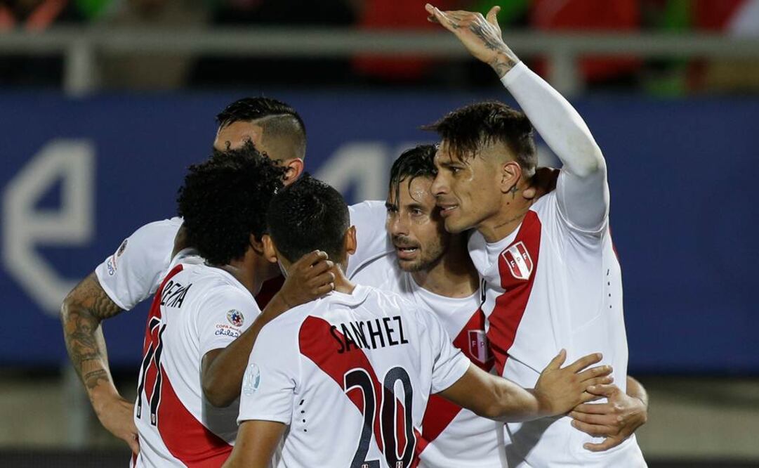 Perú se impone y le mete suspenso