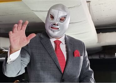 El Hijo del Santo anuncia su gira de despedida donde apostará su máscara