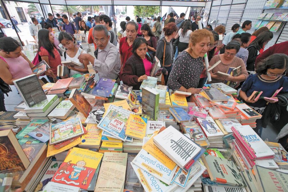 Uno de los atractivos es que hay descuentos de hasta 80%, además habrá actividades artísticas y culturales. Foto/GERMÁN ESPINOSA. EL UNIVERSAL
