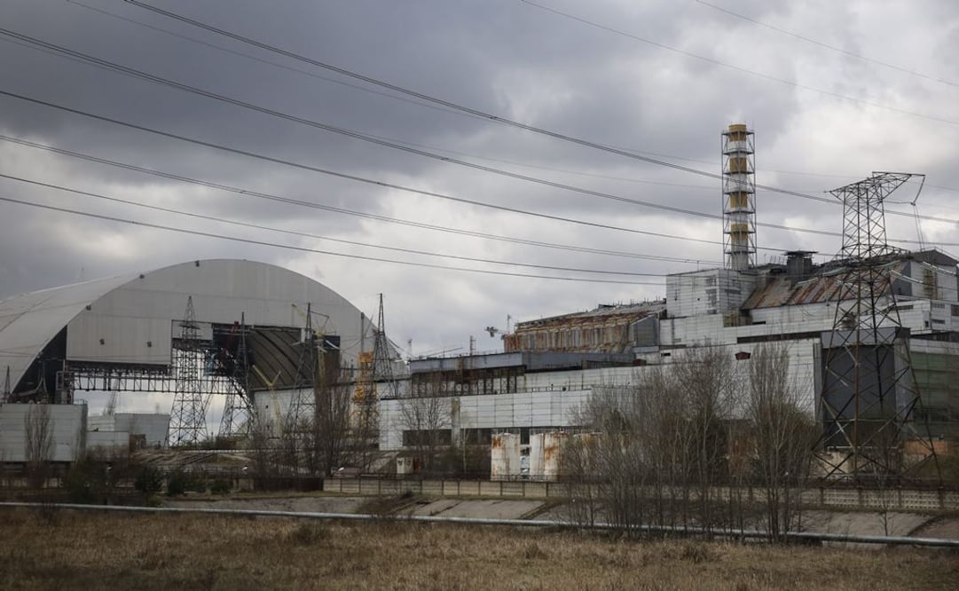 El Organismo Internacional de Energía Atómica (OIEA) confirmó que un dron impactó contra el sarcófago de protección del reactor siniestrado de la planta.