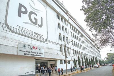 Roban armas y radios a policías de la SSC y PDI