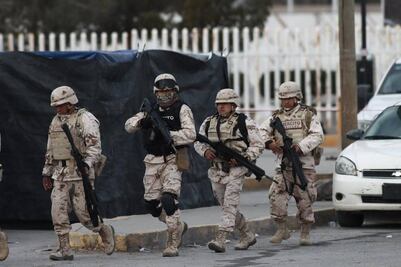 Cinco horas de violencia, 17 muertos y 25 reos fugados en el penal de Ciudad Juárez