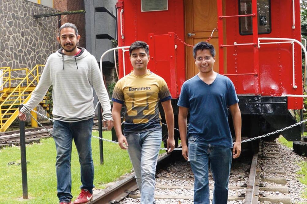 Este equipo de estudiantes de la UNAM ganó el premio Hans von Mulau, convocado por la NASA, en octubre de este año (ESPECIAL)