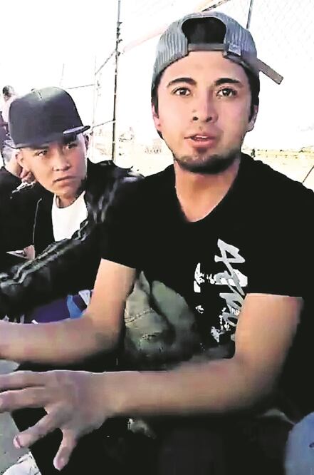 En el mercado hay familias que incluso llevan a los puestos a sus niños chiquitos, quienes ayudan a empacar, afirma Juan Carlos (TOMADA DE VIDEO)