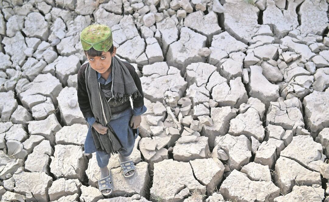La sequía acecha los campos resecos alrededor del remoto distrito afgano de Bala Murghab, en la provincia de Badghis. Foto: Hoshang Hashimi. AFP