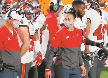 Mujeres hacen historia en ganar el Super Bowl con los Buccaneers