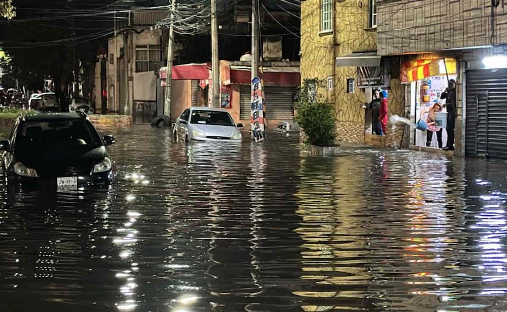 Intensa lluvia inunda Indios Verdes (22/07/2026). Foto: Juan Carlos Williams / EL UNIVERSAL