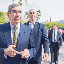 Empresaria señala también a Óscar Arias por abuso 