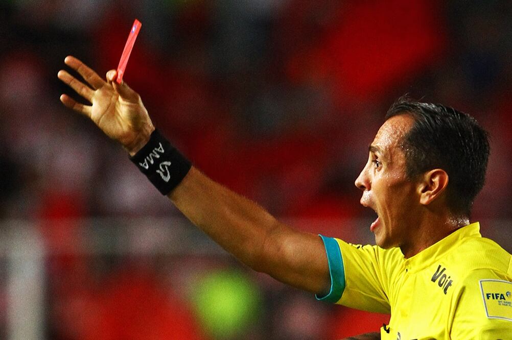 Imago7. La jornada 10 dejó un total de 4 suspendidos; 3 auxiliares técnicos y un jugador 