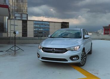 Llega Dodge Neon 2017 a México