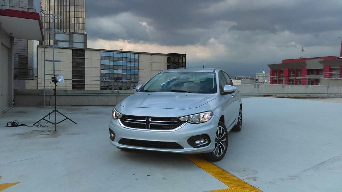 Llega Dodge Neon 2017 a México