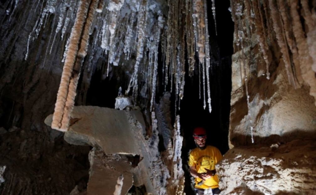 Descubren en Israel la mayor cueva de sal del mundo