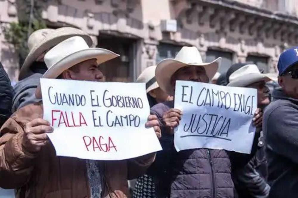 Crece tensión por plantón de productores de frijol en Zacatecas; mantienen tomada Plaza de Armas. (Foto: Diana Valdez/ EL UNIVERSAL)