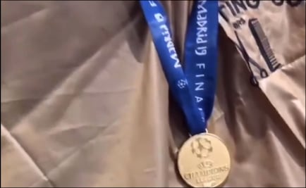 El jugador del Liverpool que llevó su medalla de la Champions League al peluquero