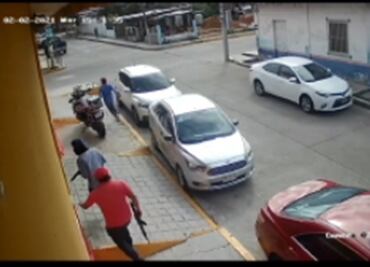 Sujetos armados irrumpen en restaurante en Veracruz donde comían fiscal y diputada de Morena