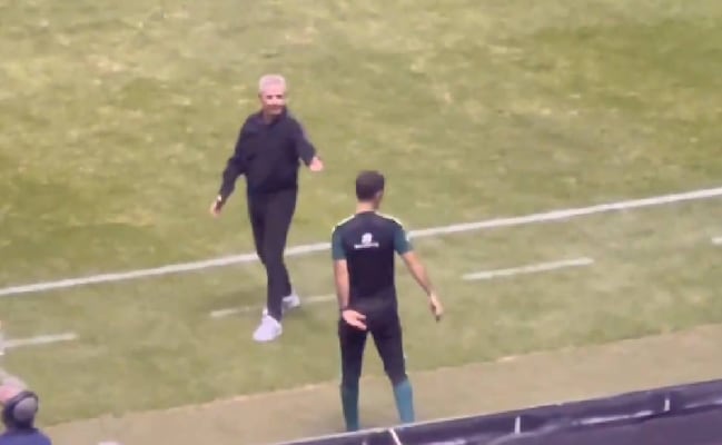 Javier Aguirre regaña a Rafa Márquez durante el amistoso entre México y Ghana