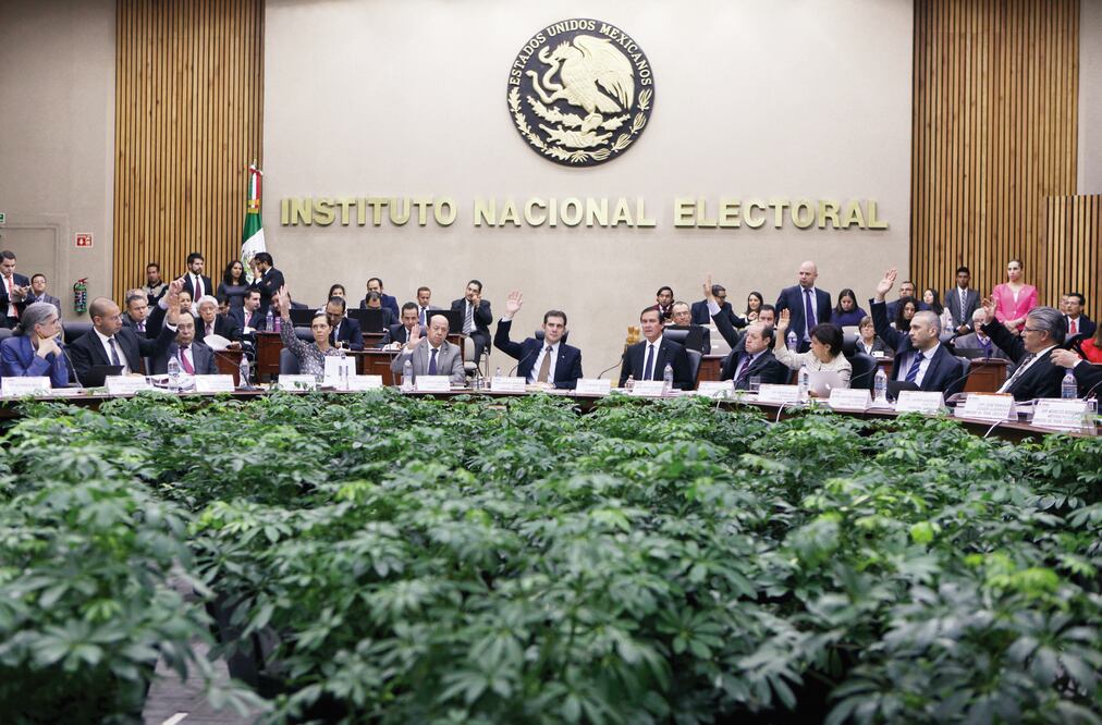 Las revisiones culminaron con la aprobación de los dictámenes consolidados y proyectos de resolución de las campañas federales y de las 16 entidades que tuvieron elección el 7 de junio pasado (Foto: Cristopher Rogel Blanquet / EL UNIVERSAL)