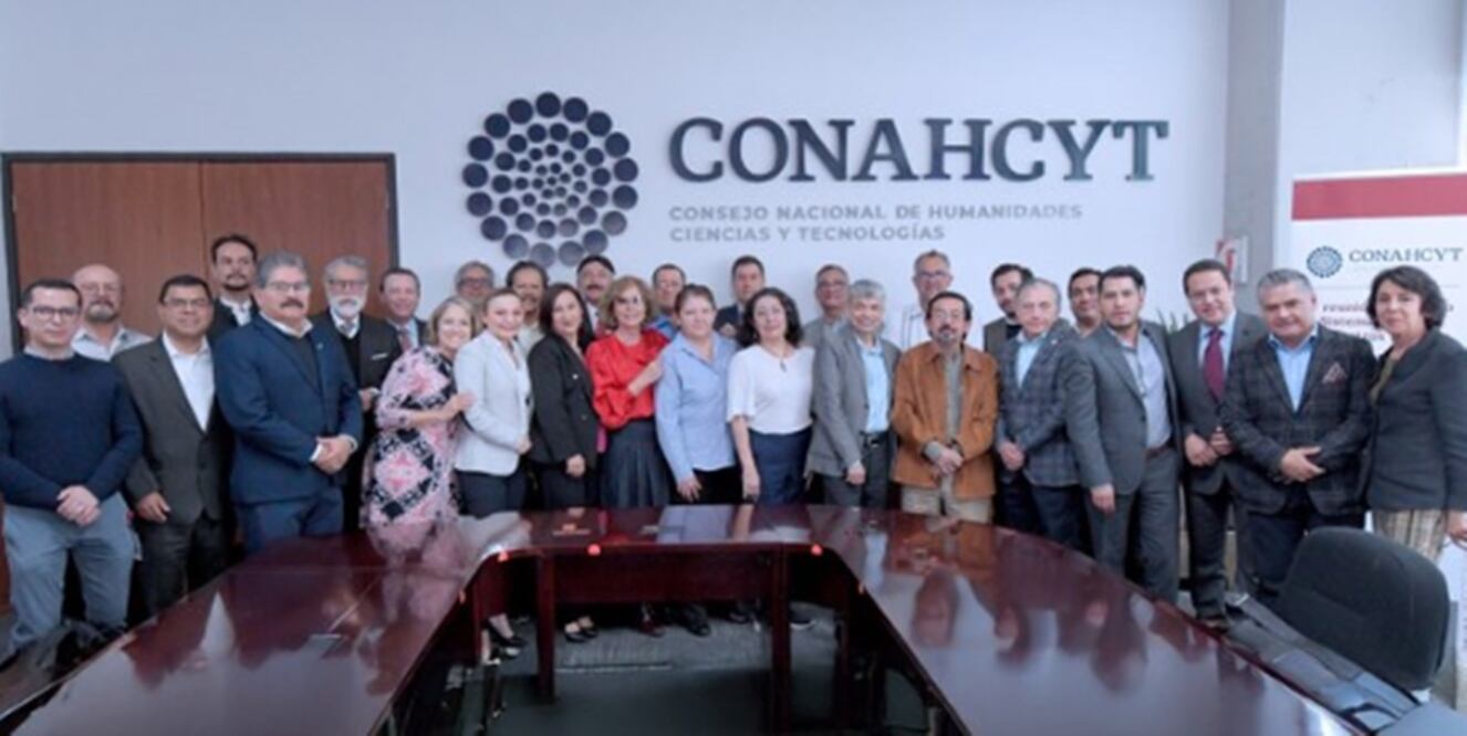 Reunión de la titular del Cohahcyt con titulares y representantes de Centros Públicos de Investigación.
Foto: X