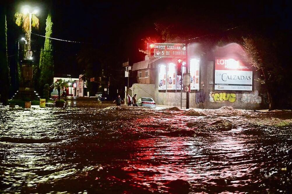 En Durango llovió durante ocho horas seguidas, por lo que las autoridades trabajaron para apoyar a los afectados desde la noche del jueves (NOTIMEX)