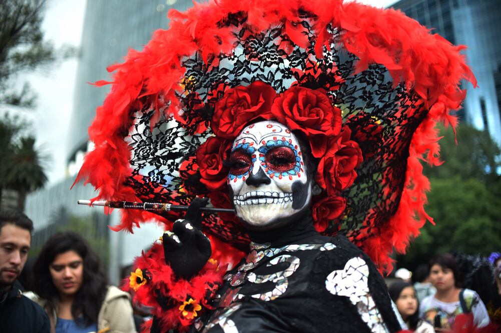 Con motivo de celebración del Día de Muertos se realizará la Mega Procesión de Catrinas, te contamos todo lo que debes de saber para asistir. Archivo El Universal