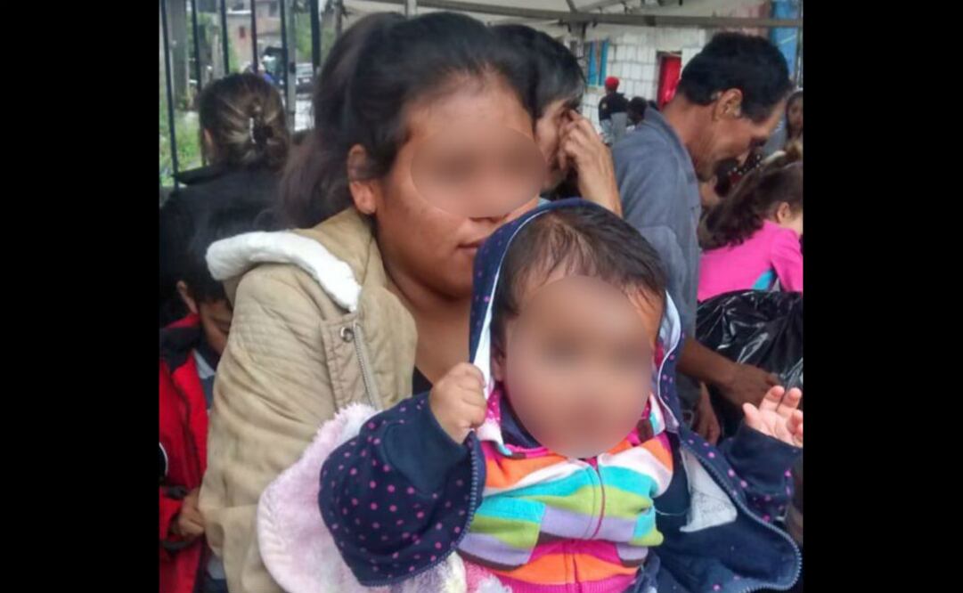 Tras permanecer refugiadas cerca de 48 horas, la joven y su bebé fueron encontradas por las brigadas de rescate que de inmediato les brindaron el apoyo. FOTO: ESPECIAL