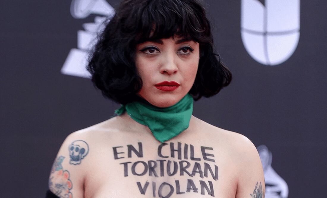 Mon Laferte comentó que nació durante la dictadura en un barrio en la costa