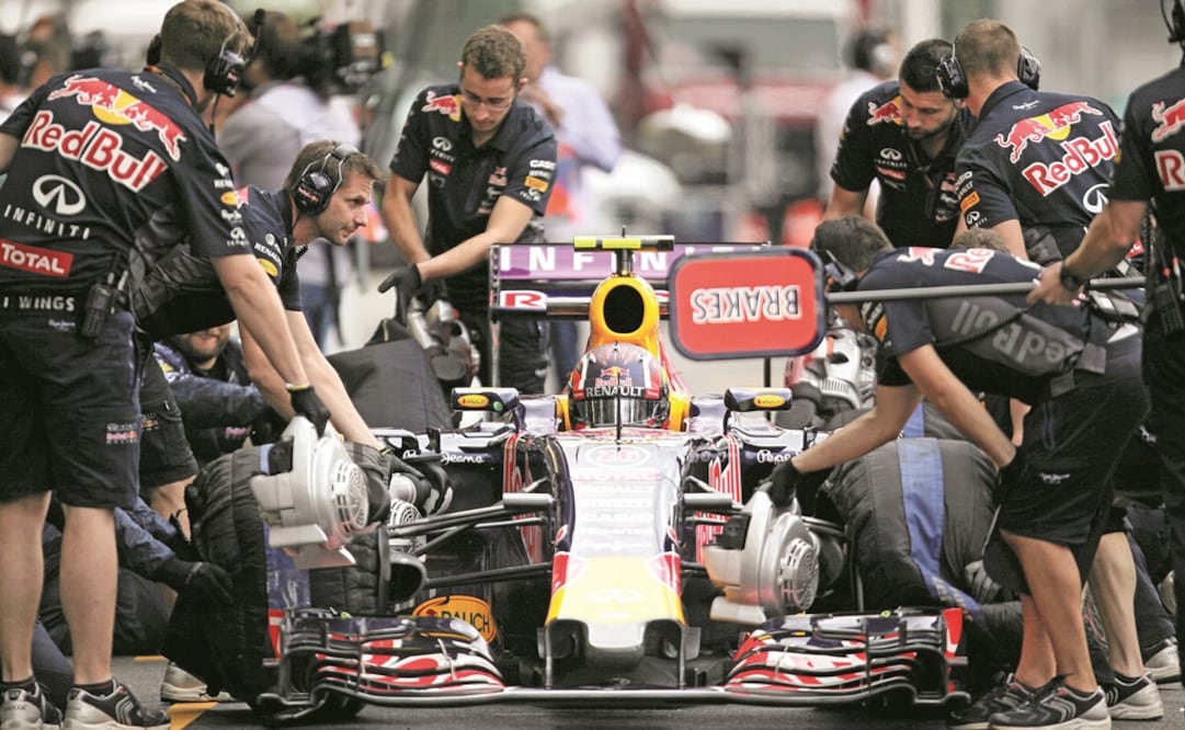 Daniil Kvyat, volante ruso de Red Bull, consiguió el segundo mejor tiempo en el trazado defeño al terminar con 1:21.776 minutos. ALEJANDRO ACOSTA. EL UNIVERSAL