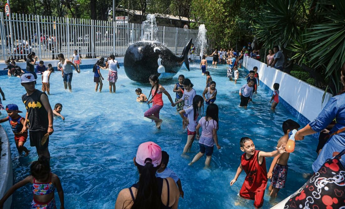 Algunas familias decidieron pasar el día en el parque de La Ballenita en la alcaldía Cuauhtémoc.