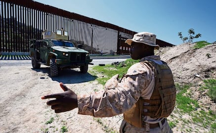 Acusan a primeros migrantes por ingresar a zona militar restringida en frontera entre  EU y México; violaron normas de seguridad