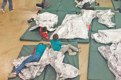 EU usa jaulas para niños migrantes como las que usó con talibanes