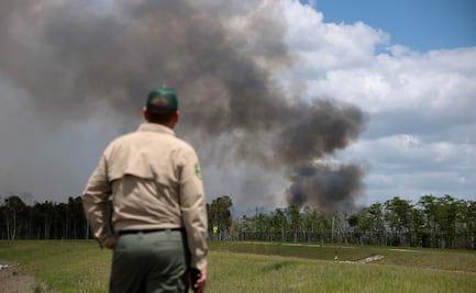 Incendio forestal obliga a evacuar a miles en Florida; fuego alcanza 701 hectáreas