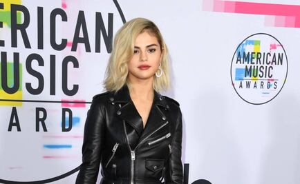 Selena Gomez luce escote de impacto