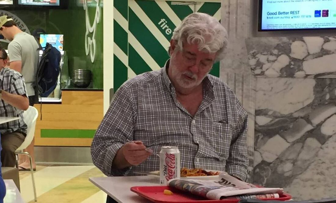 "Ese momento en el que te das cuenta que Jar Jar Binks fue una abominación, y que tus fideos se enfriaron", escribió la usuaria que capturó las escena. (FOTO de Twitter: @GAFAtape)